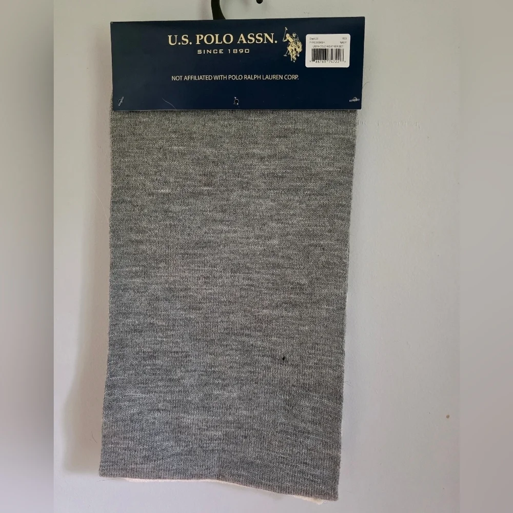 U.S. Polo Assn. Gray and White Knit Scarf